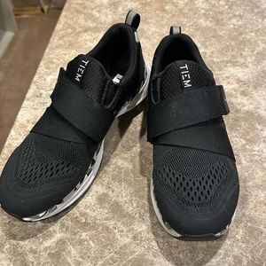 Good condition stationary bike shoes